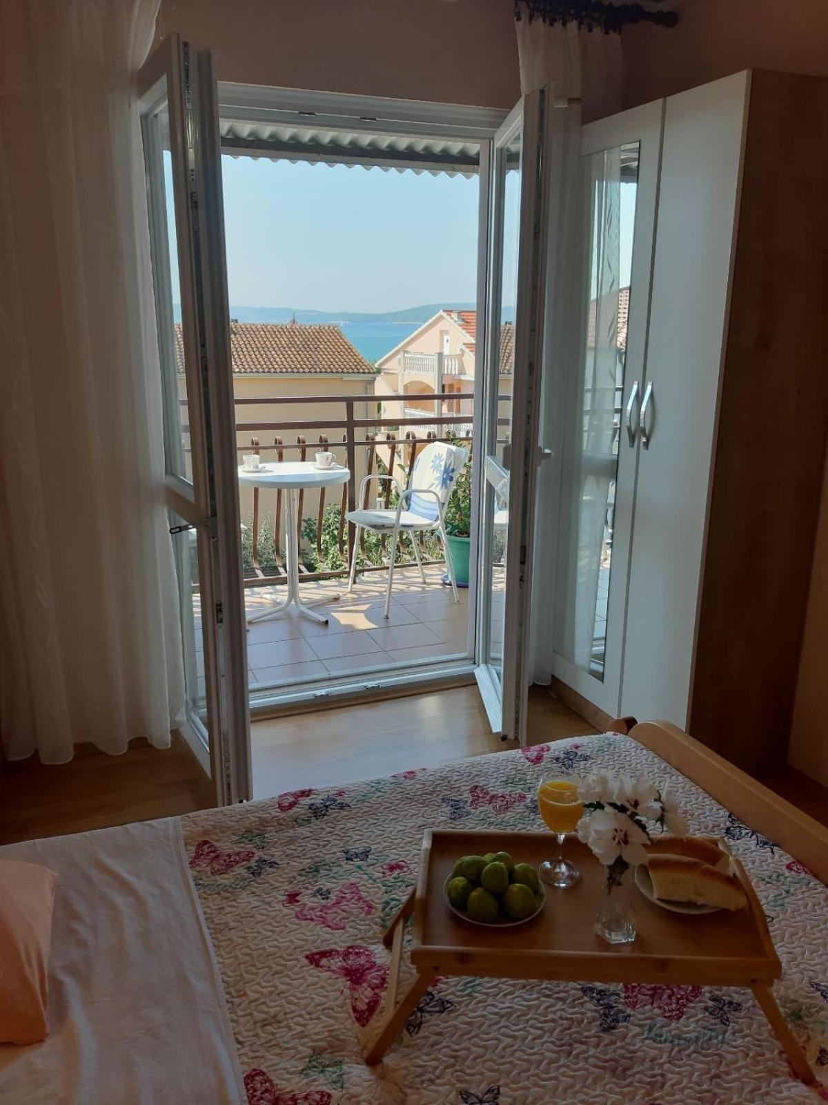 Guesthouse Brodarica Шибеник Экстерьер фото